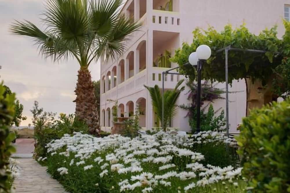 Hotel Kiklamino - Καλοχωραφιτης
