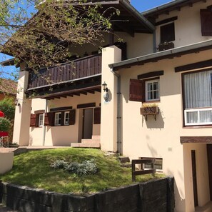 숙박 시설 정면