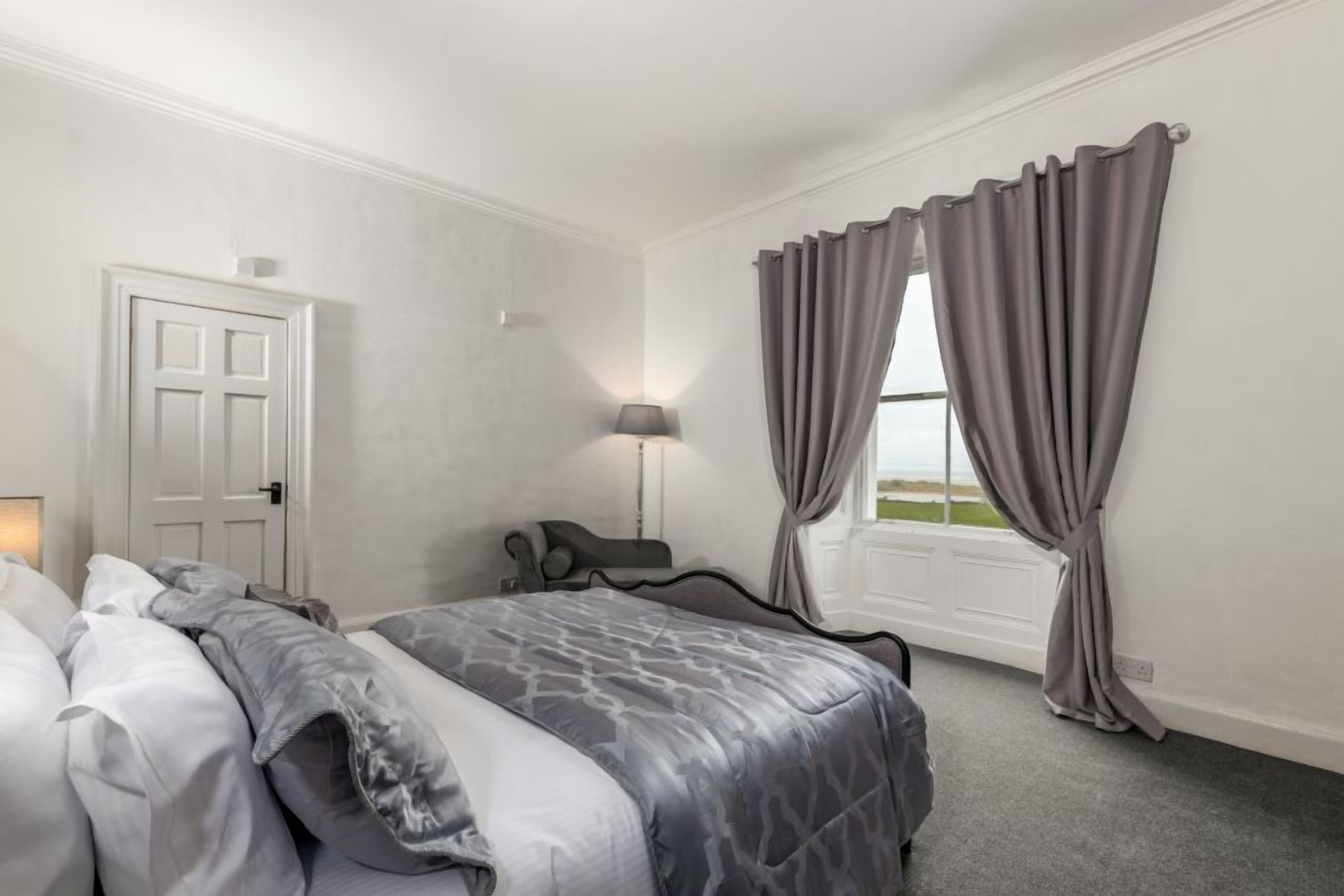 House, 4 Bedrooms (Newtown House) | Dihias secara berasingan, dilengkapkan perabot secara berasingan 