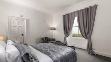 House, 4 Bedrooms (Newtown House) | Dihias secara berasingan, dilengkapkan perabot secara berasingan