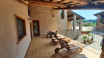 Familienstudio, Terrasse (Rubino) | Blick auf den Innenhof