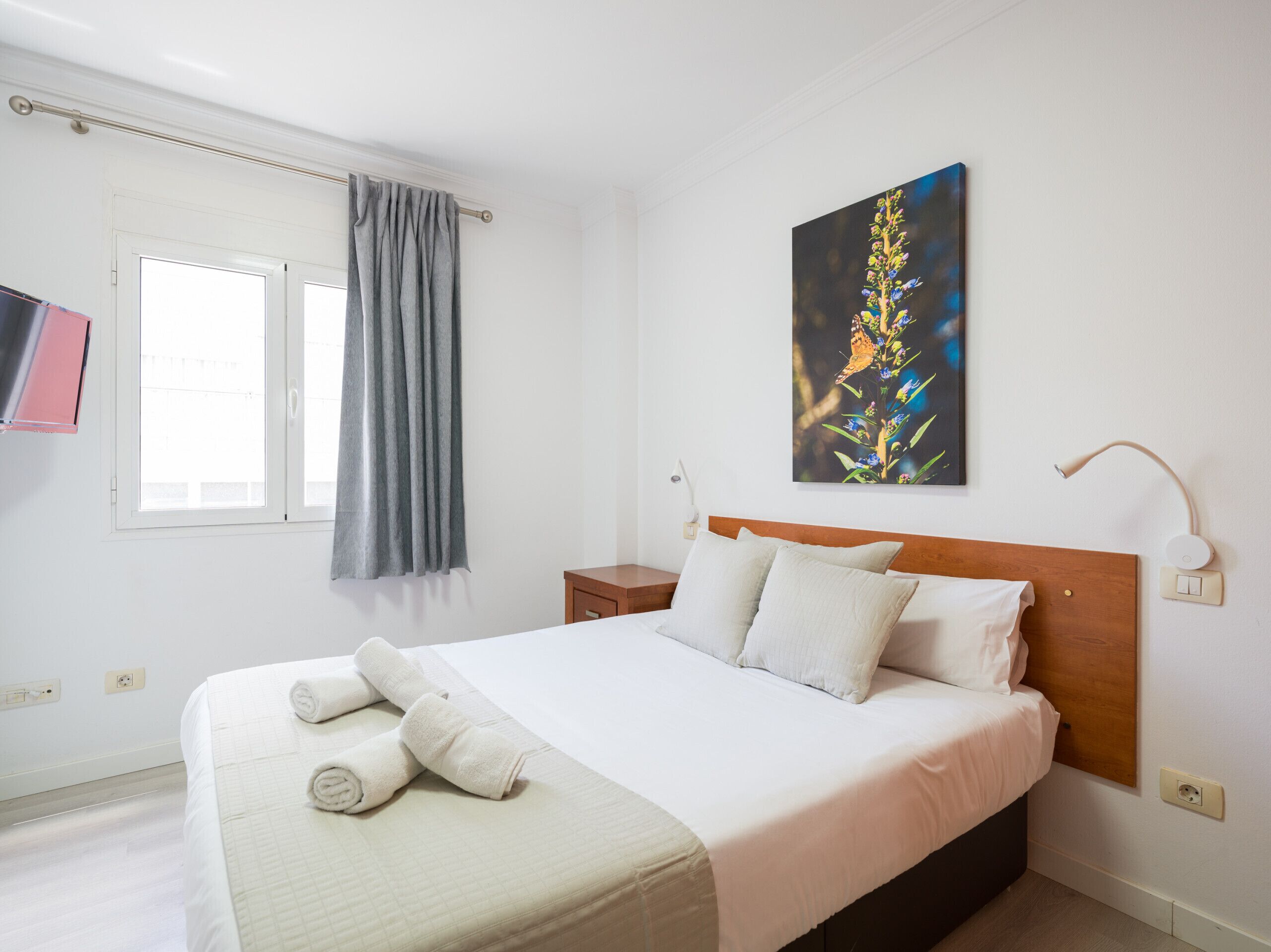 2 slaapkamers, een kluis op de kamer, een bureau