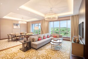 Minibar, in-room safe, individually decorated, individually furnished - Hyatt Regency Thrissur (Thrissur)