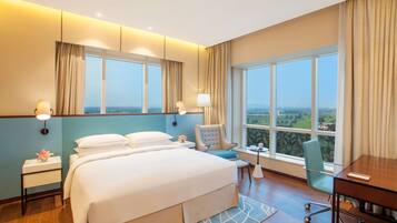 Regency, Suite | Minibar, in-room safe, individually decorated, individually furnished