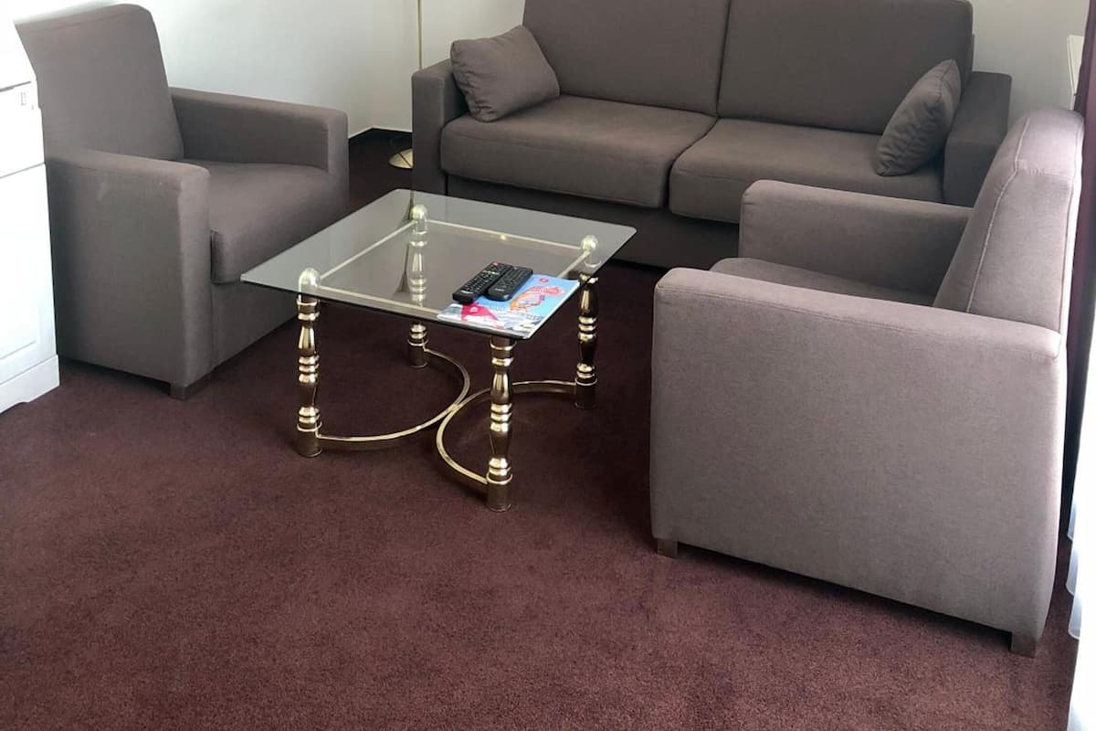 32-inch smart tv with cable channels, tv