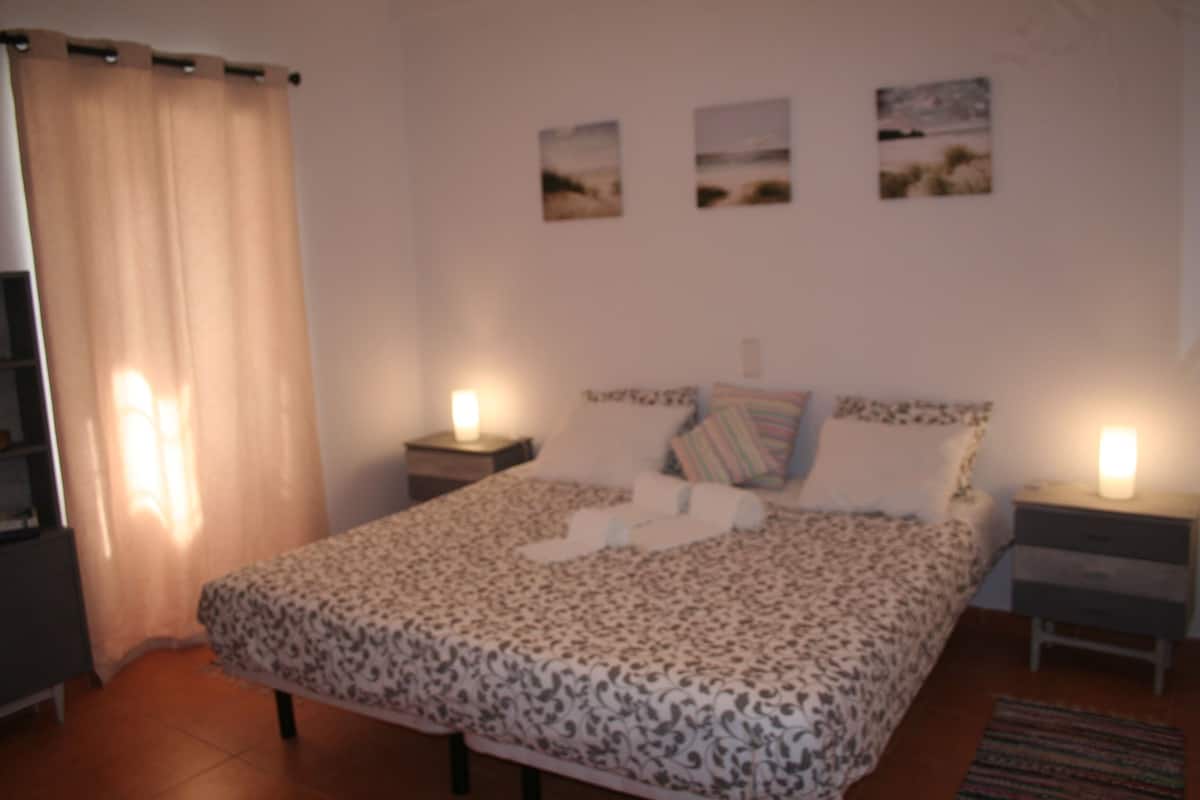 Double or Twin Room (Mary) | Langsir/tirai gelap terus, kalis bunyi, Wi-fi percuma, cadar katil