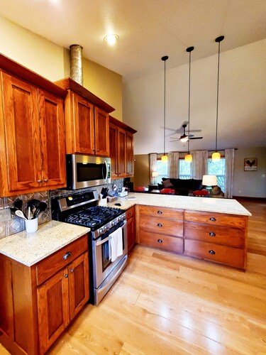 Home 3 Minutes from Fairfield Bay Marina and  UTV Trails