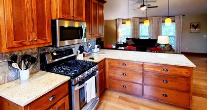 3 chambres 2 salles de bain prÚs de la marina de Fairfield Bay et du centre de conférence!