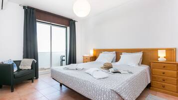 Standard Room (5 Praia do Camilo) | In-room safe, blackout drapes, free WiFi, bed sheets
