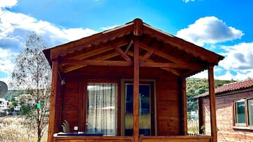 Comfort Tree House | Front of property