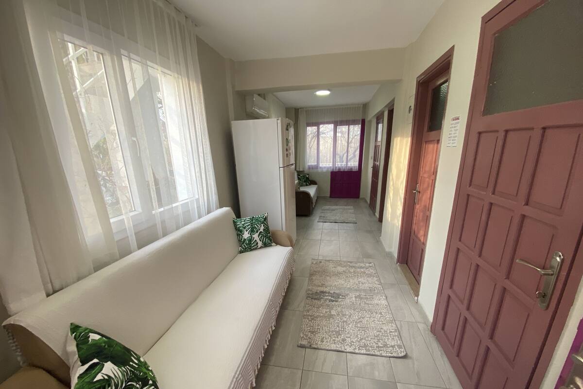 Apartamento, 2 habitaciones | Ropa de cama de alta calidad y escritorio