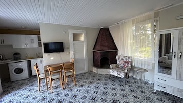 Studio Suite | Living area | LCD TV