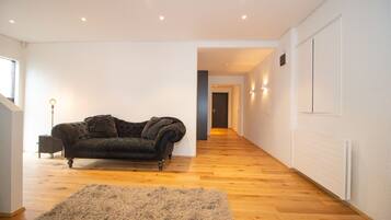 Villa, 6 Bedrooms | Living area | Flat-screen TV