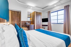 Standard Double Room | WiFi (free) - Silverkey Executive Stays 36641 Sea View Inn (Chennai)