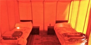 Classic Tent | Rollaway beds, bed sheets
