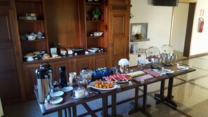 Bao gồm bữa sáng buffet hàng ngày