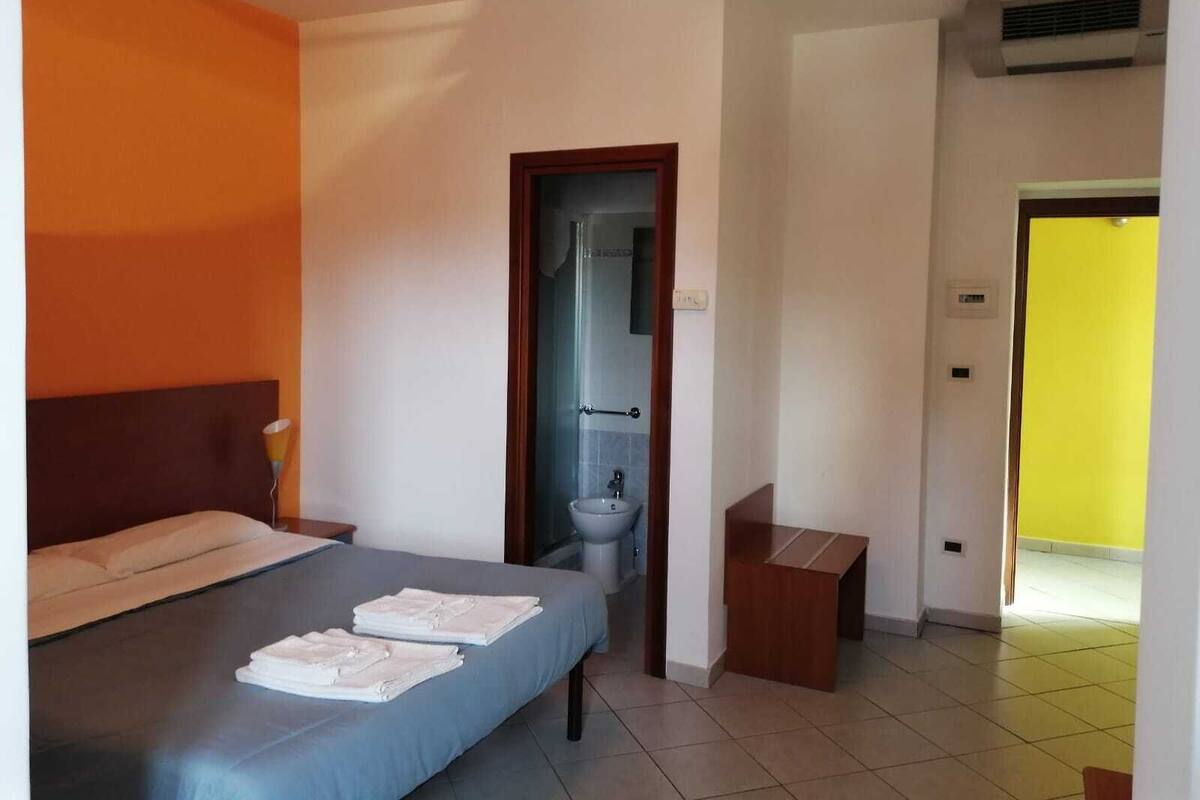 Double Room, Balcony | Desk, laptop workspace, blackout drapes, iron/ironing board (on request)