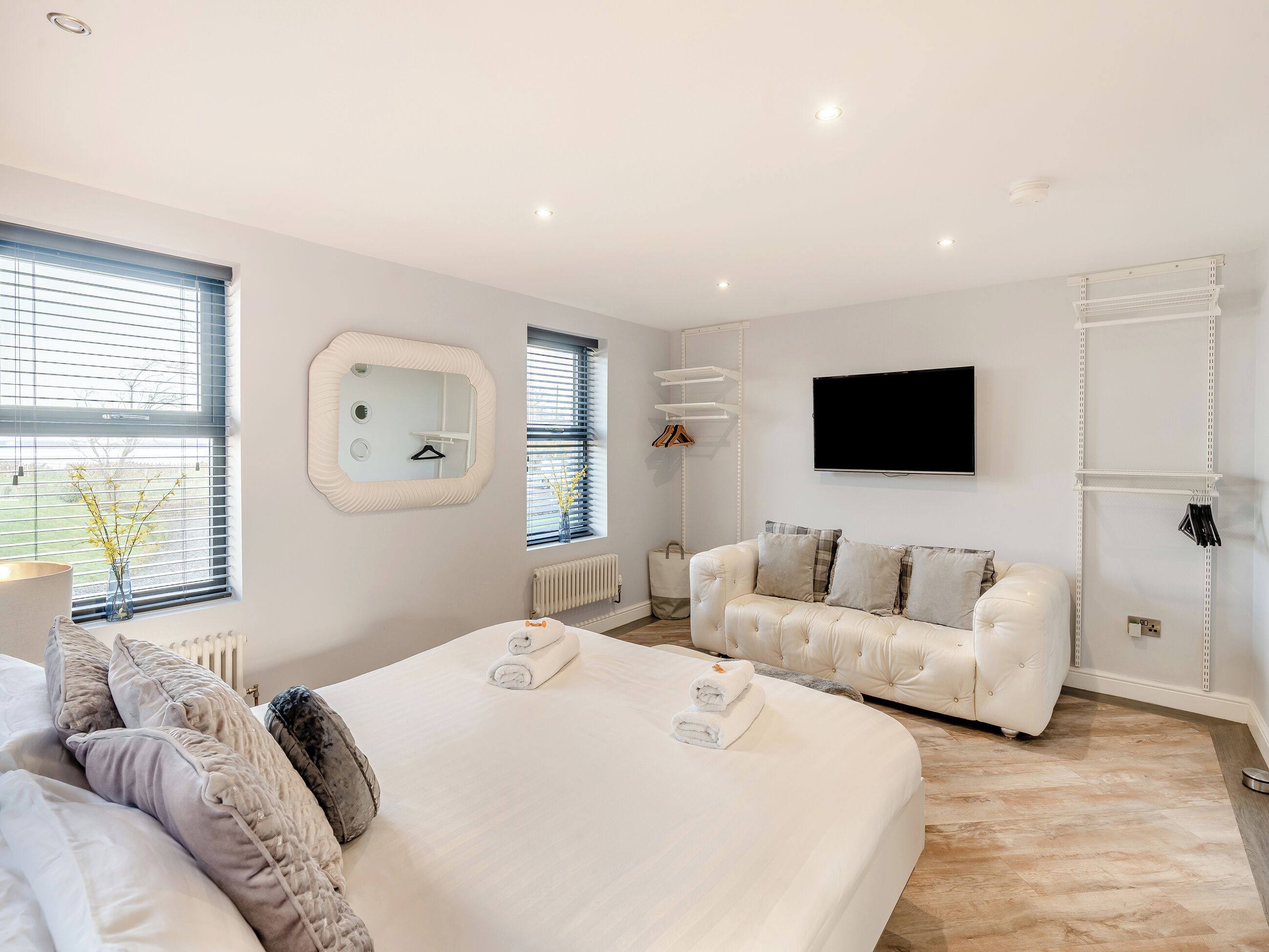 5 bedrooms, free WiFi, bed sheets