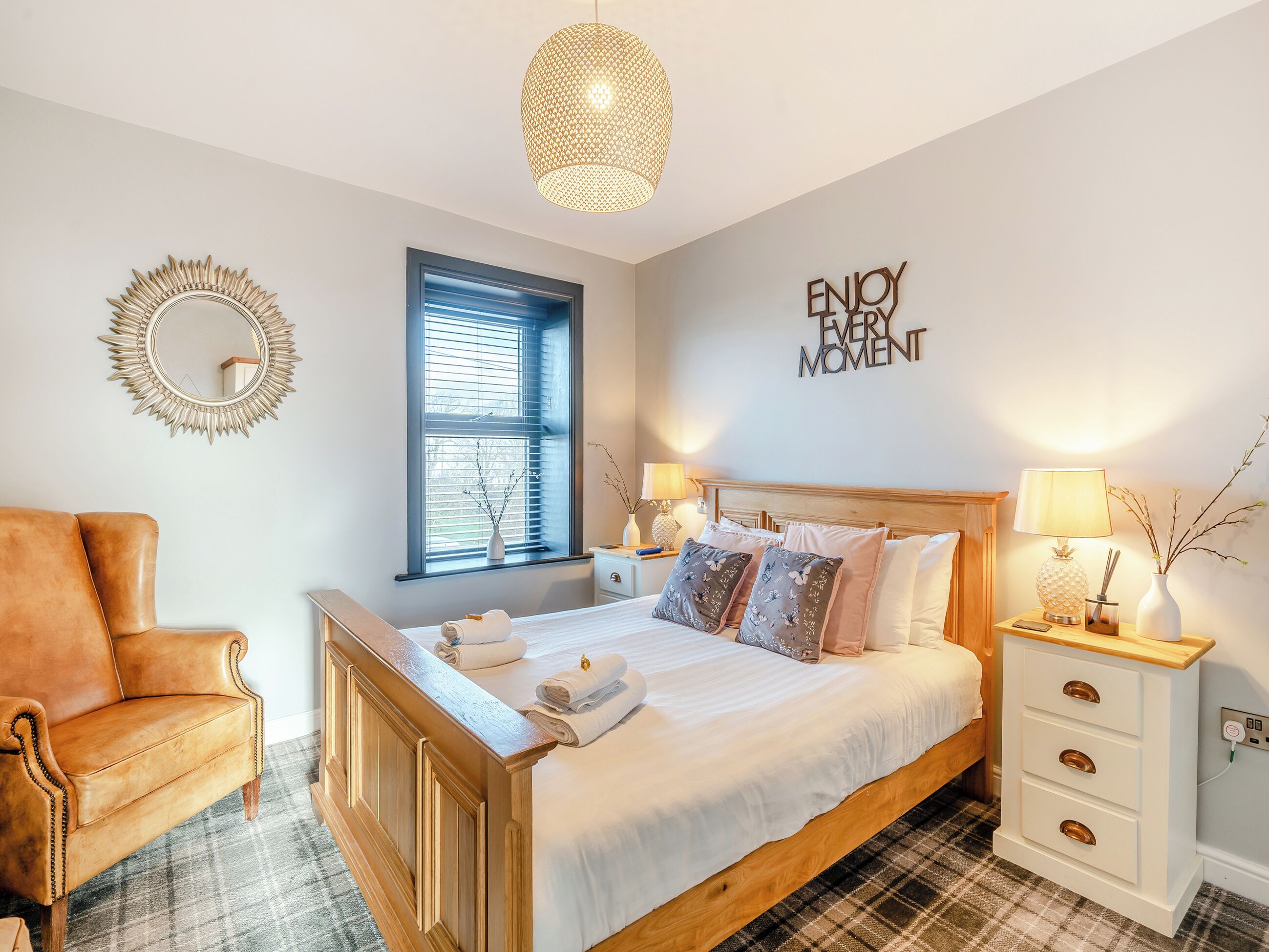 5 bedrooms, free WiFi, bed sheets
