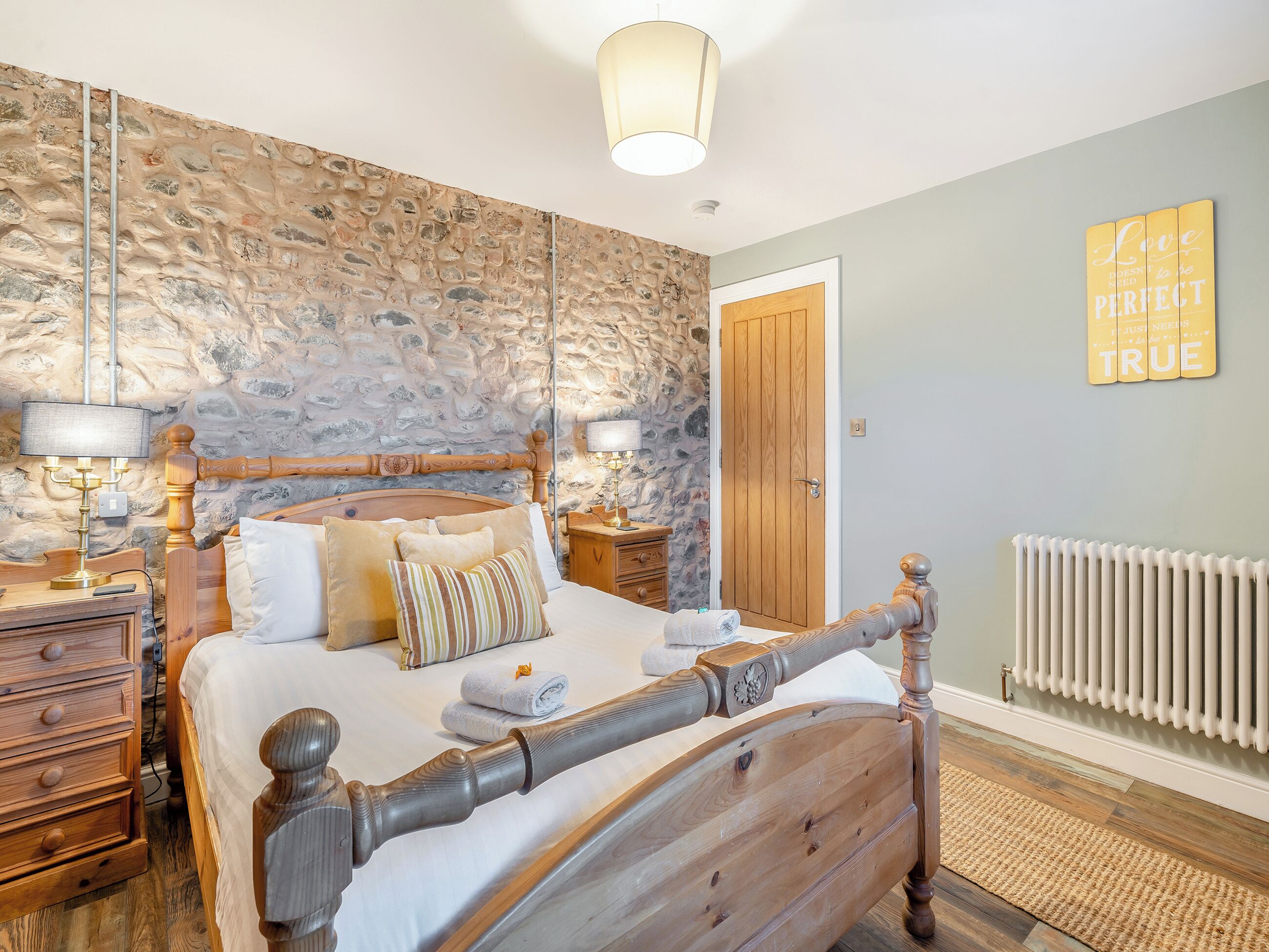 5 dormitoris, wifi gratuïta i roba de llit 