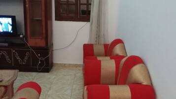 Apartemen, 2 kamar tidur, patio | Area keluarga