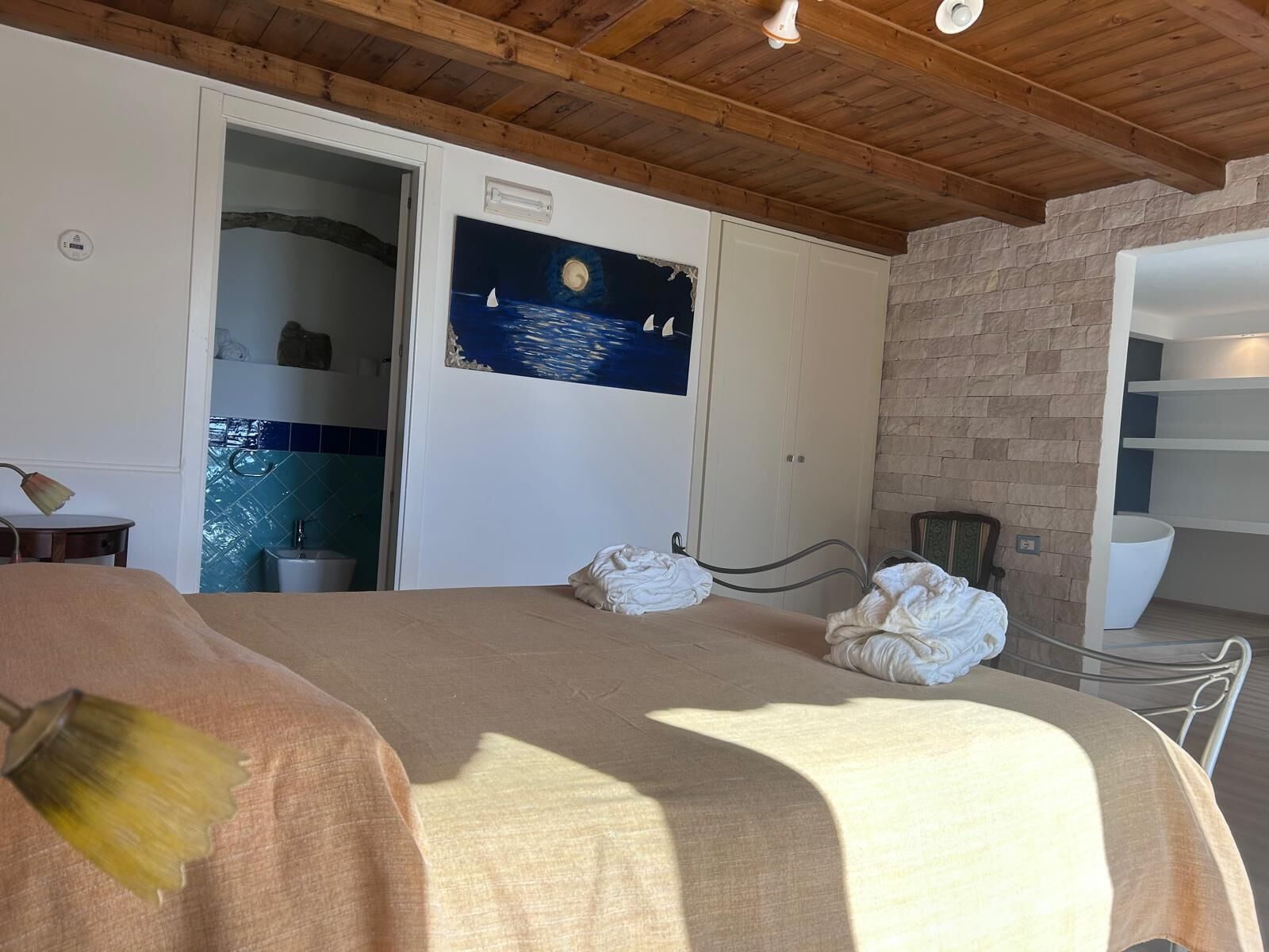 Royal kamer | Hypoallergeen beddengoed, een kluis op de kamer, individueel gedecoreerd