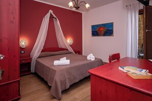 Standardzimmer | Allergikerbettwaren, Zimmersafe, individuell dekoriert