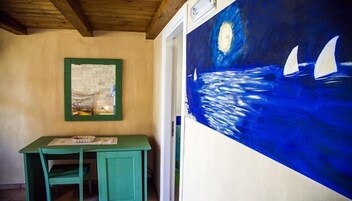 Caja de seguridad en la habitación, escritorio y cortinas blackout 