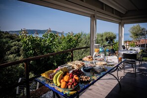 Free daily buffet breakfast  - Antica Dimora Palinuro (Pisciotta)