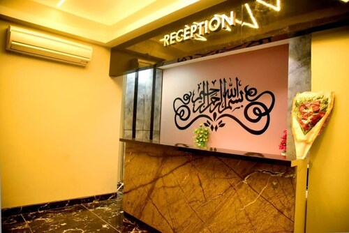 Charyana Hotel Ac Dormitory - Hostel