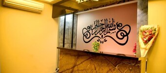 Charyana Hotel Ac Dormitory - Hostel