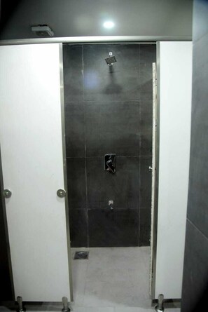 Shower, towels