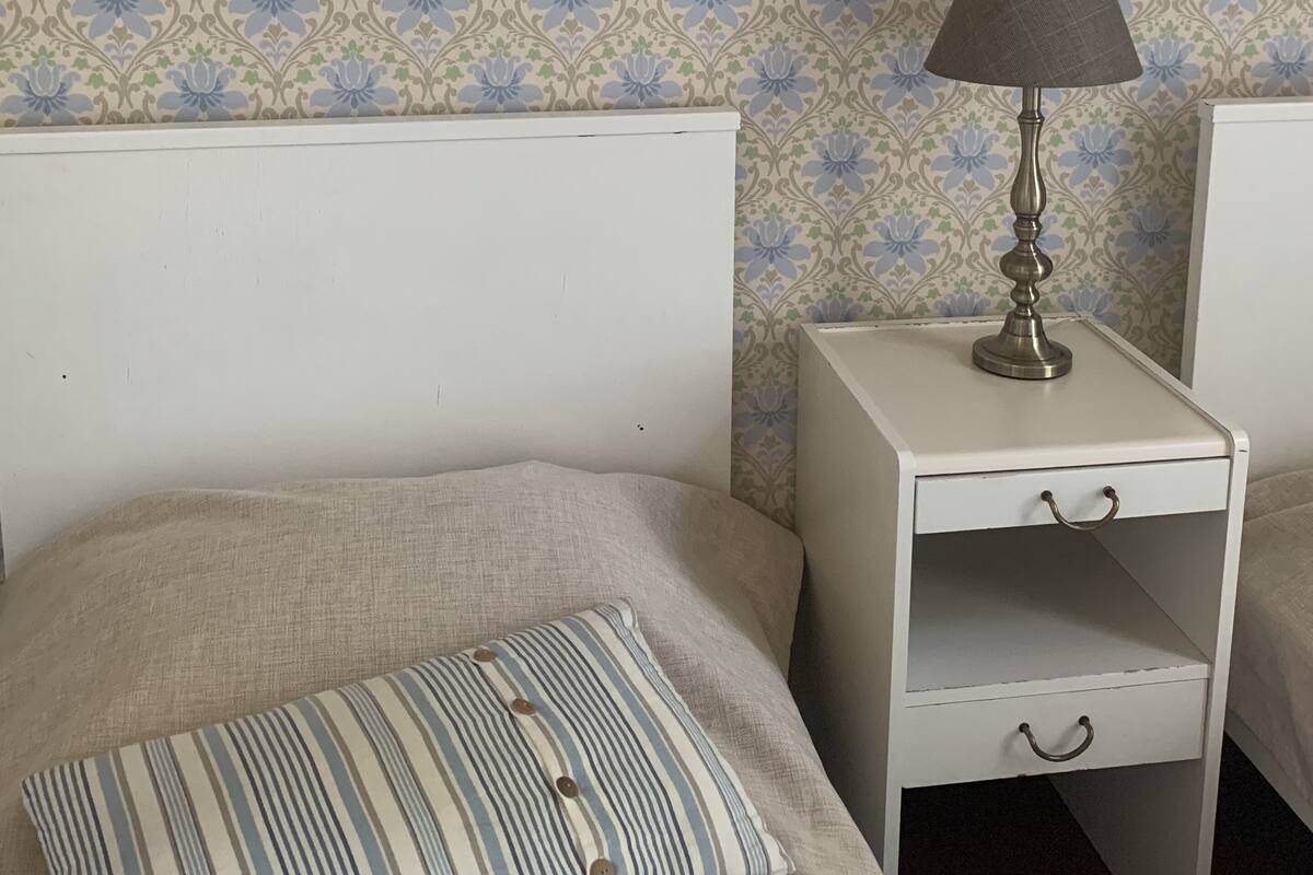 Basic-Zweibettzimmer, Gemeinschaftsbad
