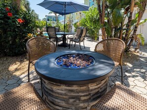 Outdoor dining - SS Salamander North | Steps to the Beach + Heated Pool (Holmes Beach)