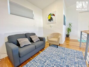 Smart TV, table tennis, books, stereo