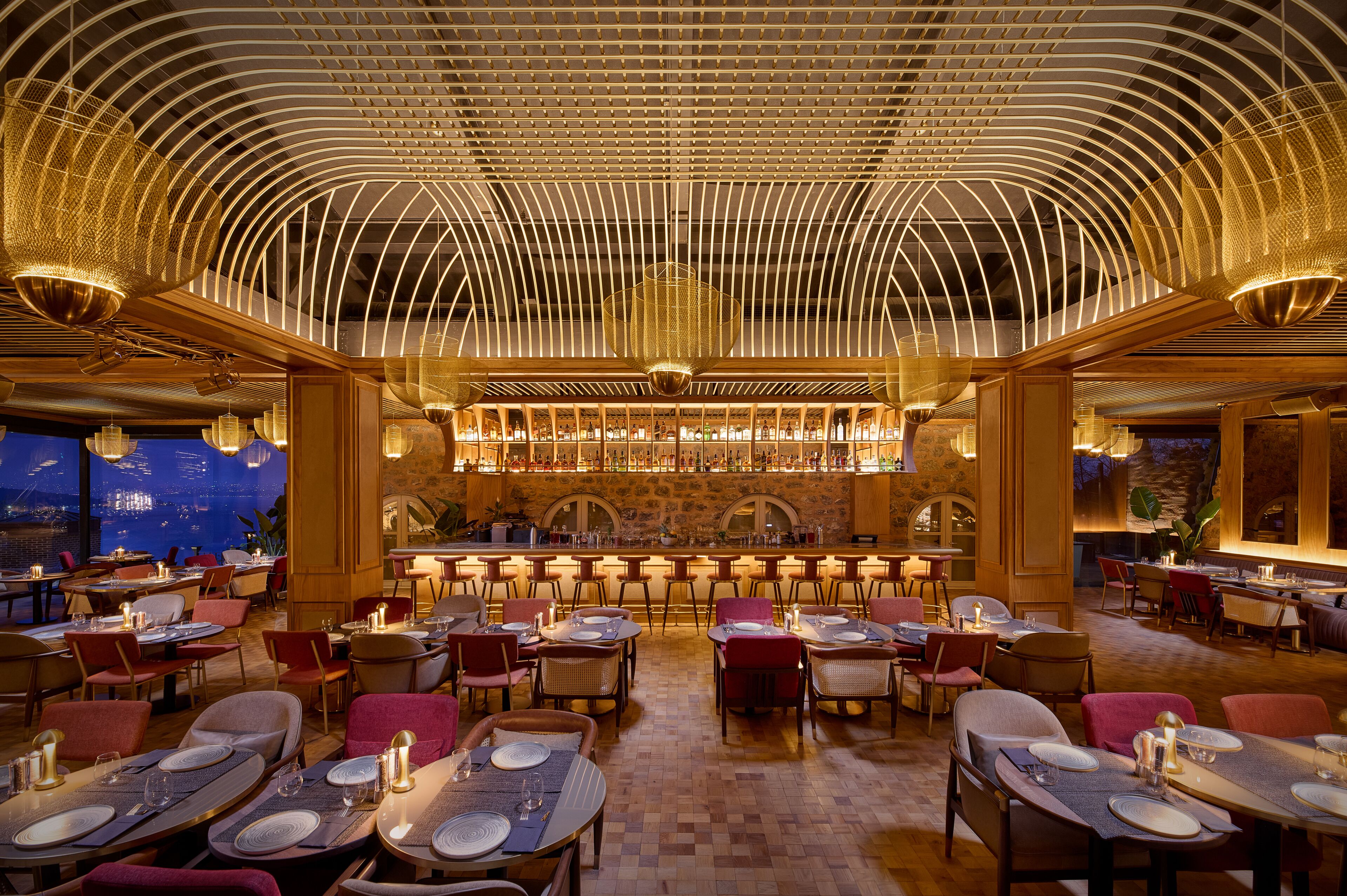 6 restaurants, breakfast, lunch, dinner served; latin american cuisine