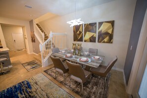 Dining - BRAND NEW 5 BEDS WITH LASY RIVER (Davenport)