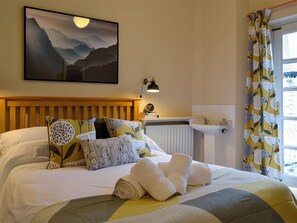 3 chambres, accès au Wi-Fi (inclus), literie fournie