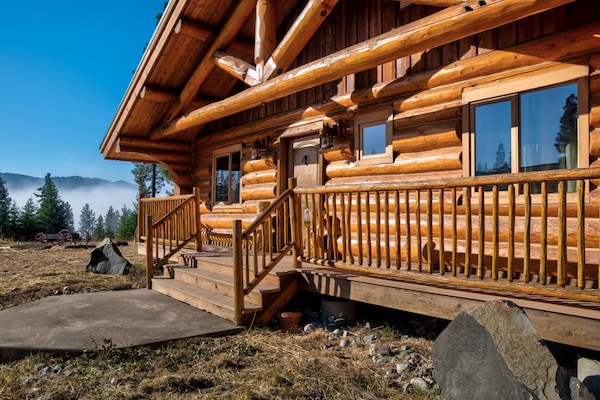 Picture of the entrance to the cabin