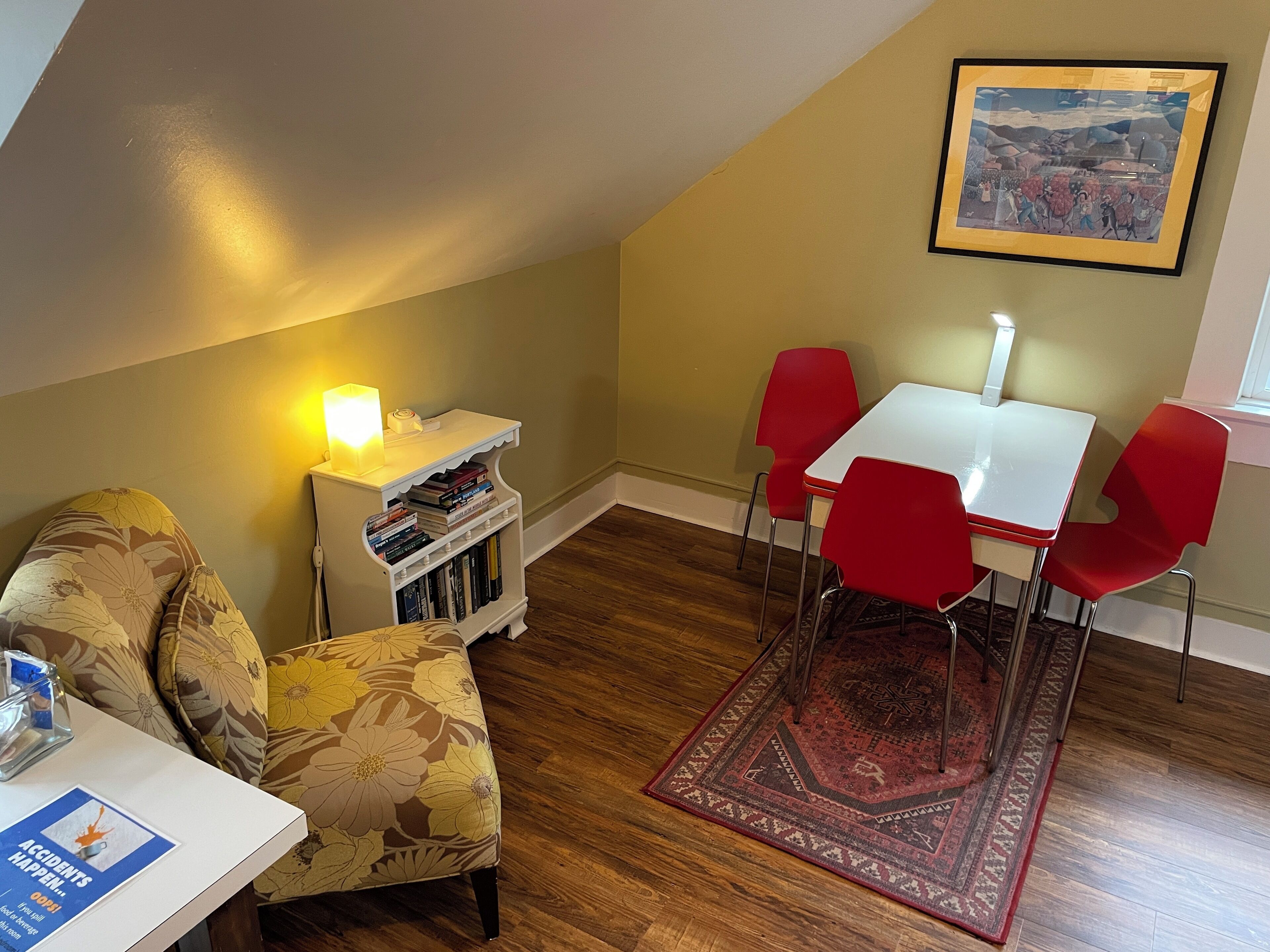 Tägliches inbegriffenes kontinentales Frühstück