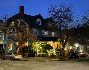 Front of property - Portland International Guesthouse (Portland)