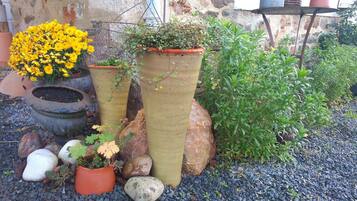 Traditional Cottage, Shared Bathroom (Entre Ciel Et Marais) | Garden