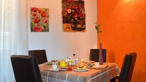 Free daily self-serve breakfast - B&B Piazza Vecchia (Bergamo)