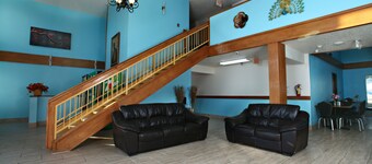 Coratel Inn & Suites By Jasper Newton  - 1 King Bed NS