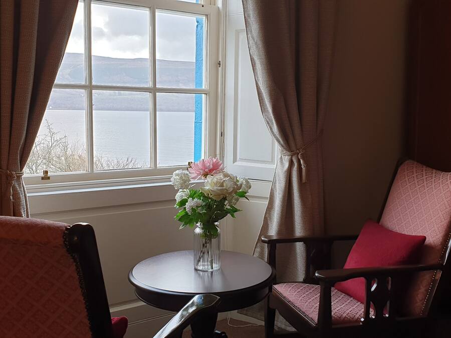 Phòng đôi Deluxe | Khu phòng khách | TV màn hình phẳng