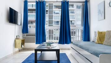 1 habitación, tabla de planchar con plancha, cuna de viaje y wifi