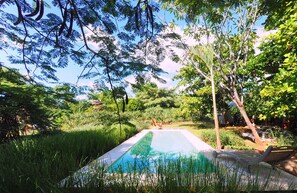 Hồ bơi ngoài trời 