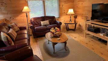 Smart-tv, eldstad, tv-spel och dvd-spelare