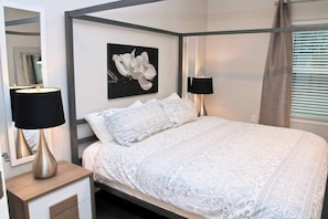 3 Schlafzimmer, Schreibtisch, Bügeleisen/Bügelbrett, Reisekinderbett
