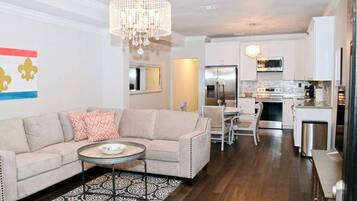 Smart-tv, Netflix, streamingtjenester, kontorer